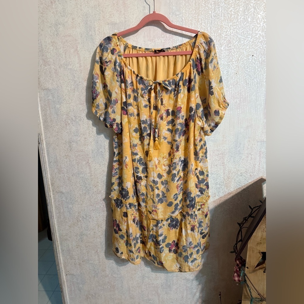 Zac & Rachel Yellow and Coral Dress, Ruffle At The Bottom, Sz 1X, Loose Fitting
